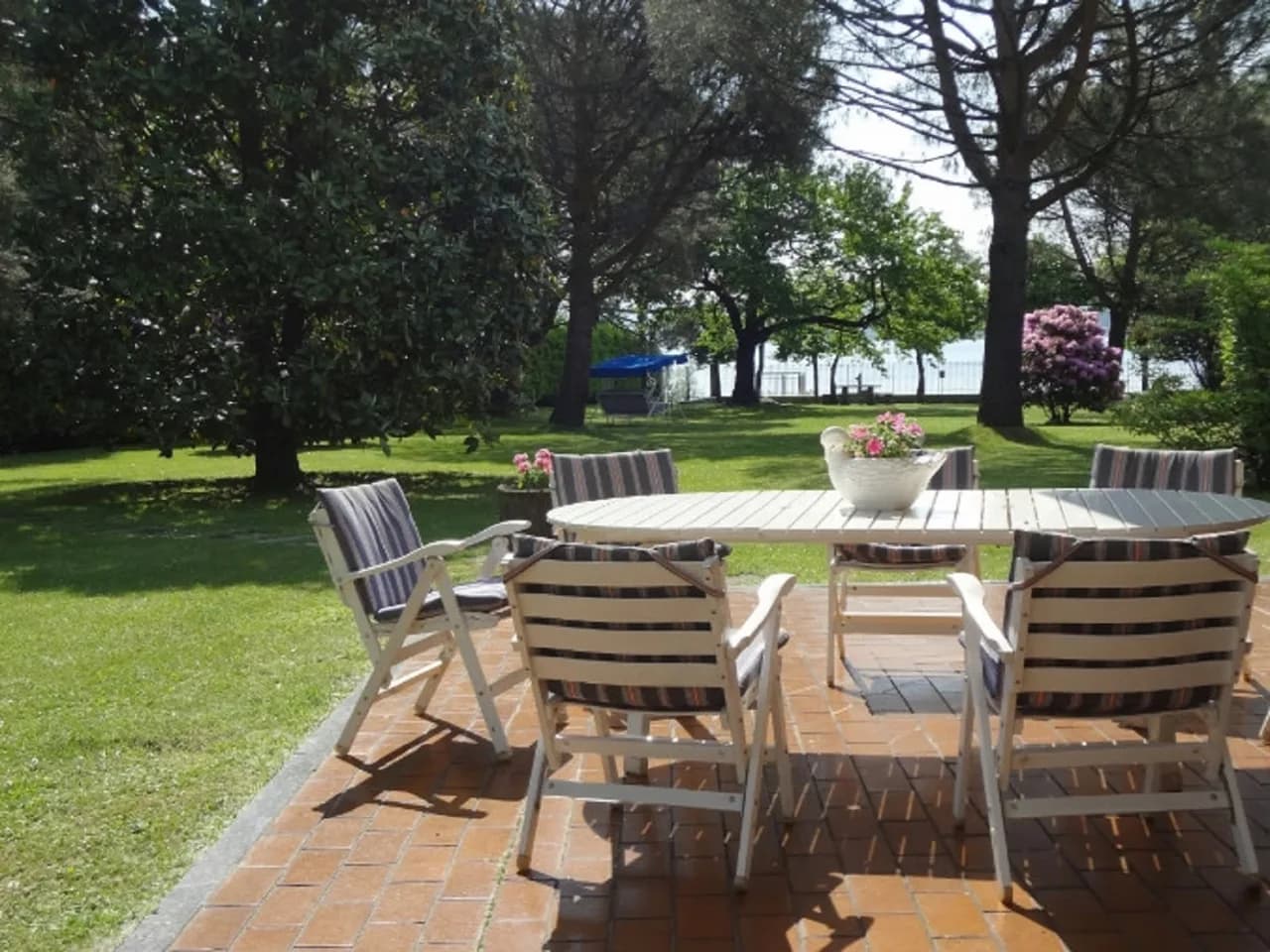 Wonderful Lakeside Setting In Lovely Lesa photo 4