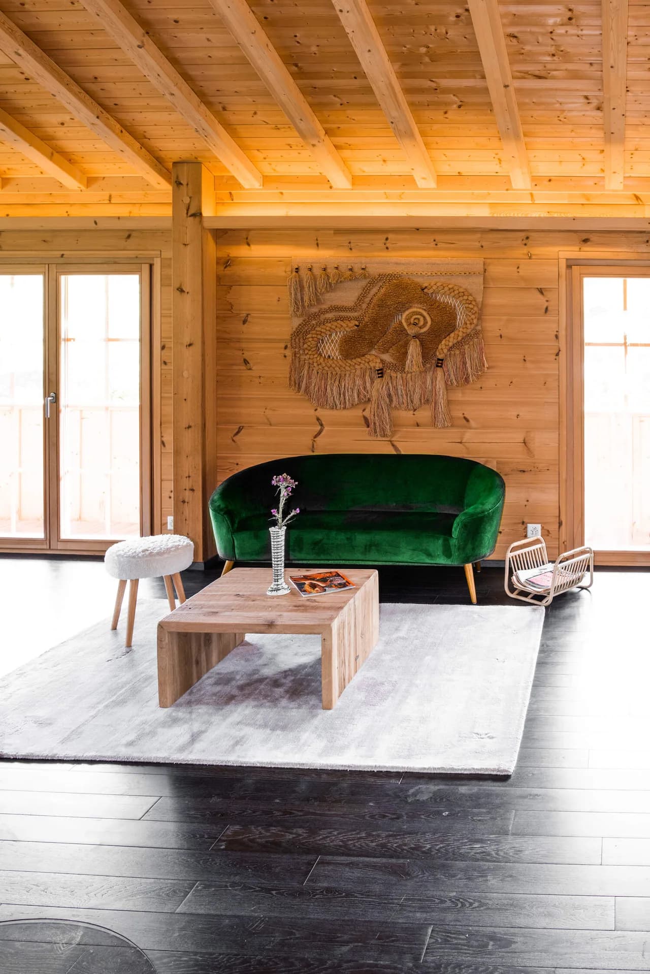 GORGEOUS ALPINE CHALET WITH STUNNING MOUNTAIN VIEWS photo 2