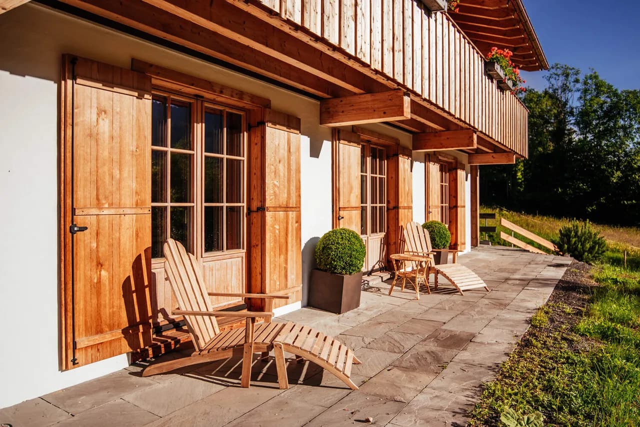 GORGEOUS ALPINE CHALET WITH STUNNING MOUNTAIN VIEWS photo 5