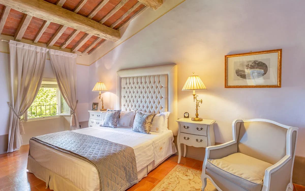 BEAUTIFUL HILLTOP VILLA OVERLOOKING TUSCANY photo 4