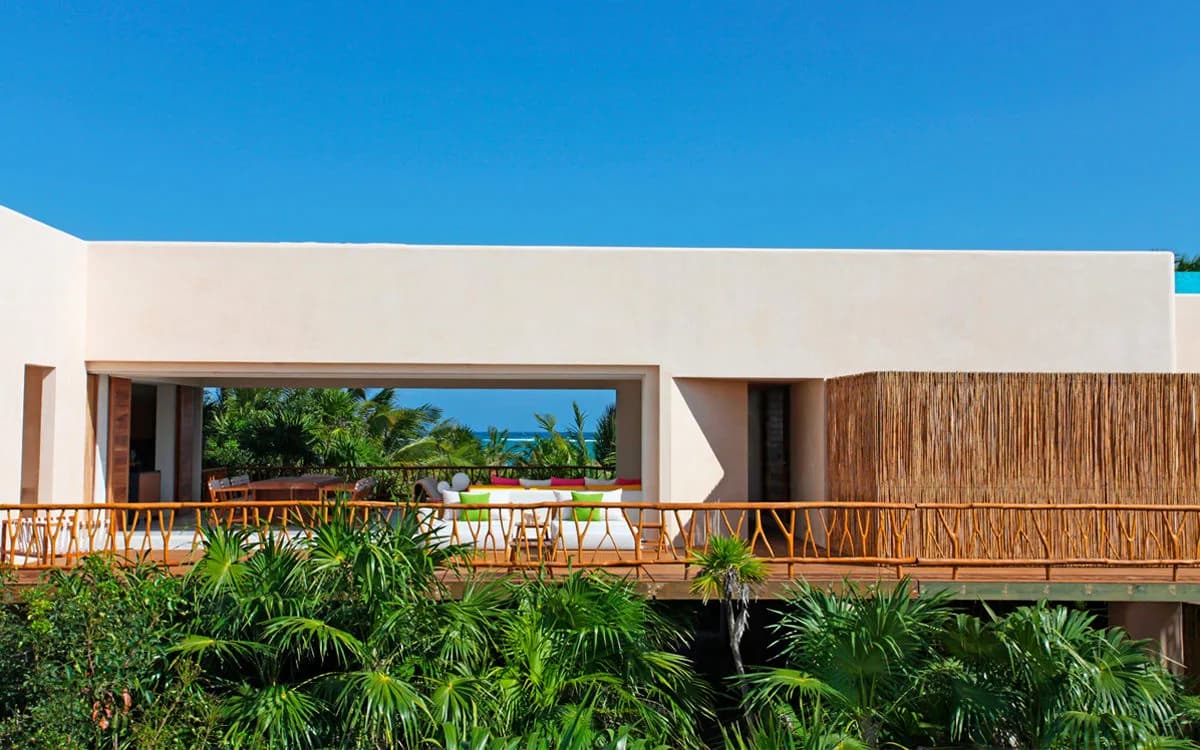 ELEGANT BEACHFRONT 4BR VILLA photo 2