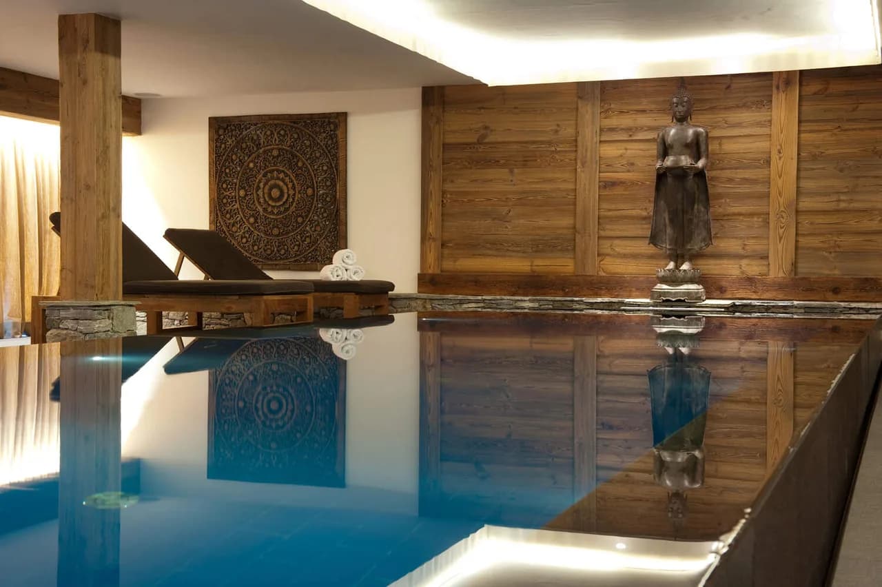 EXTRAVAGANT DELUXE CHALET WITH INDOOR POOL AND JACUZZI photo 4