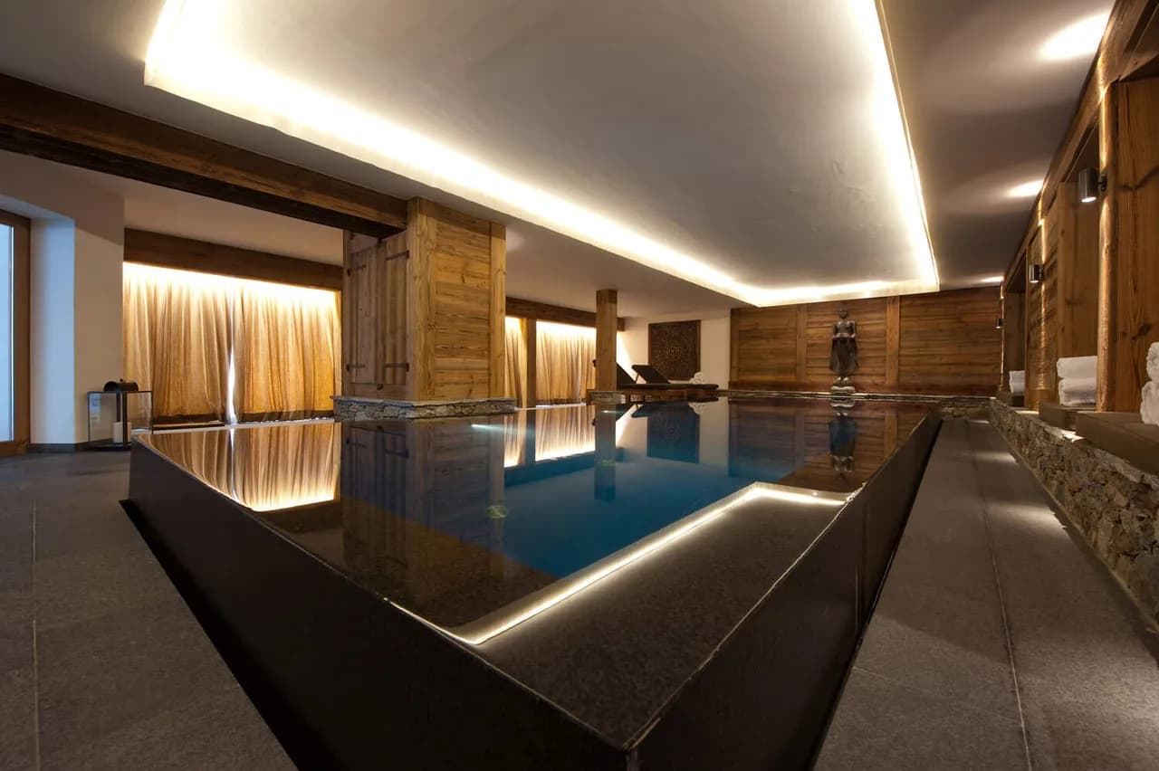 EXTRAVAGANT DELUXE CHALET WITH INDOOR POOL AND JACUZZI photo 5