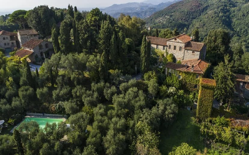 Ambient Farmhouse Located Between Lucca And The Versilia Coast