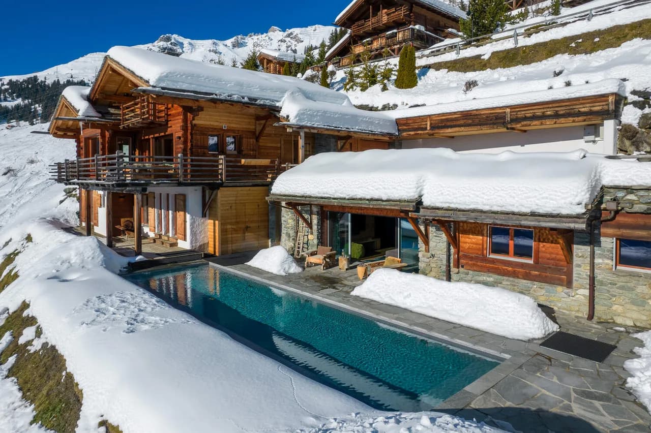 PRIME LUXURIOUS CHALET WITH PRIVATE HEATED POOL photo 2