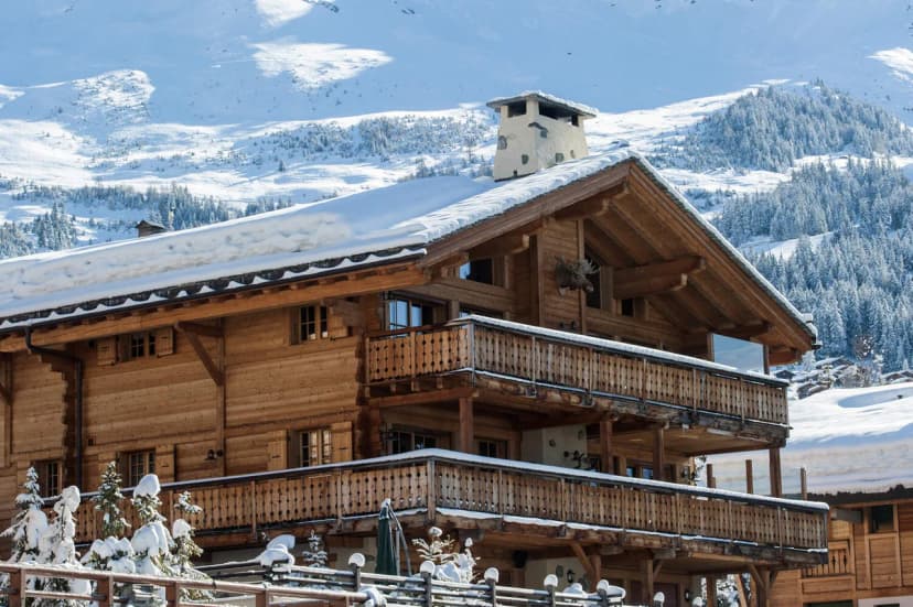 ELITE MOUNTAIN APARTMENT WITH OUTDOOR JACUZZI