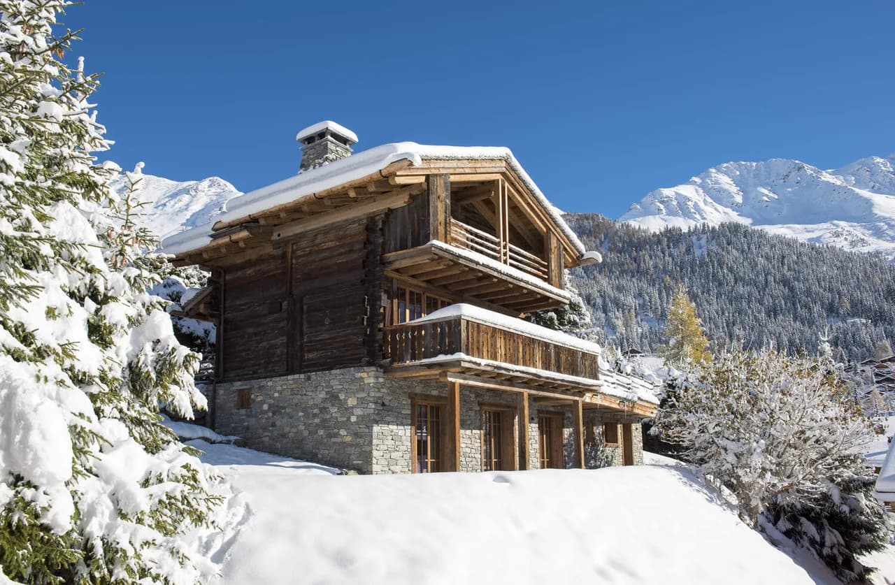 Gorgeous Chalet with Mountain Views photo 3