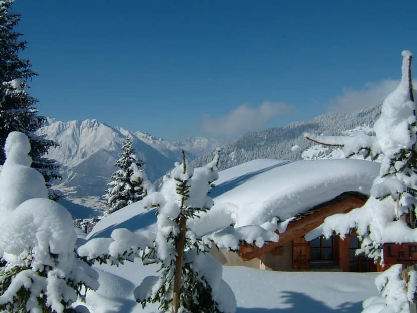 BEAUTIFUL TRADITIONAL CHALET WITH SAUNA AND OUTDOOR JACUZZI