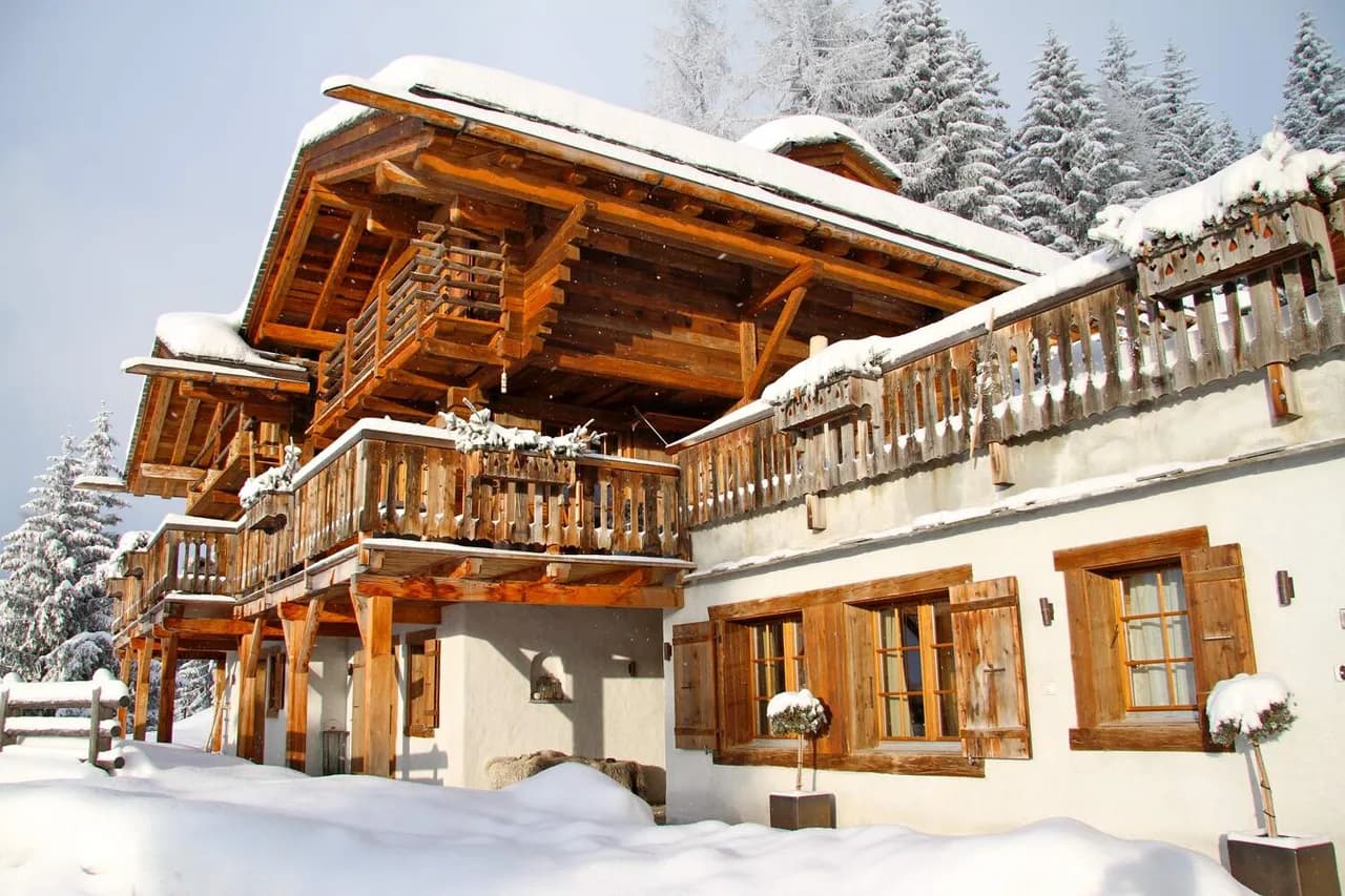 TRADITIONAL WOODEN CHALET WITH OUTDOOR JACUZZI AND MEDITATION ROOM photo 3