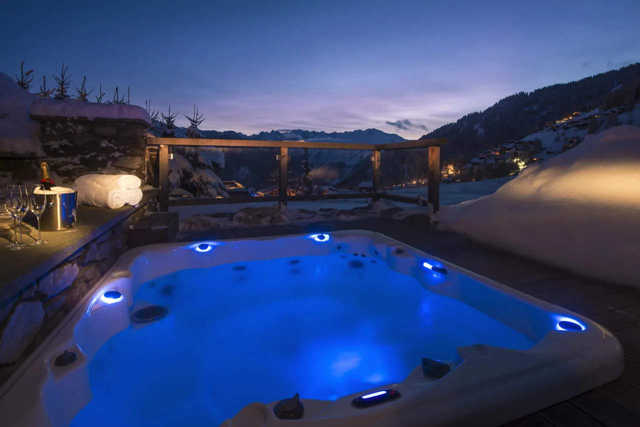 WONDERFUL CHALET WITH JACUZZI, SAUNA AND MASSAGE ROOM photo 3