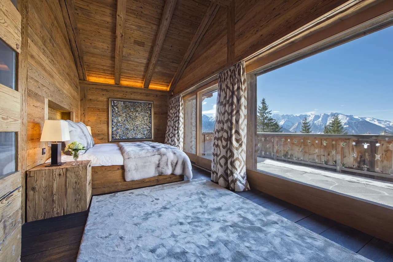 ICONIC CHALET WITH INDOOR POOL AND JACUZZI photo 4