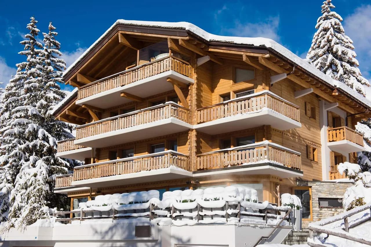 GRAND SPECTACULAR CHALET WITH INDOOR JACUZZI AND STEAM ROOM photo 2
