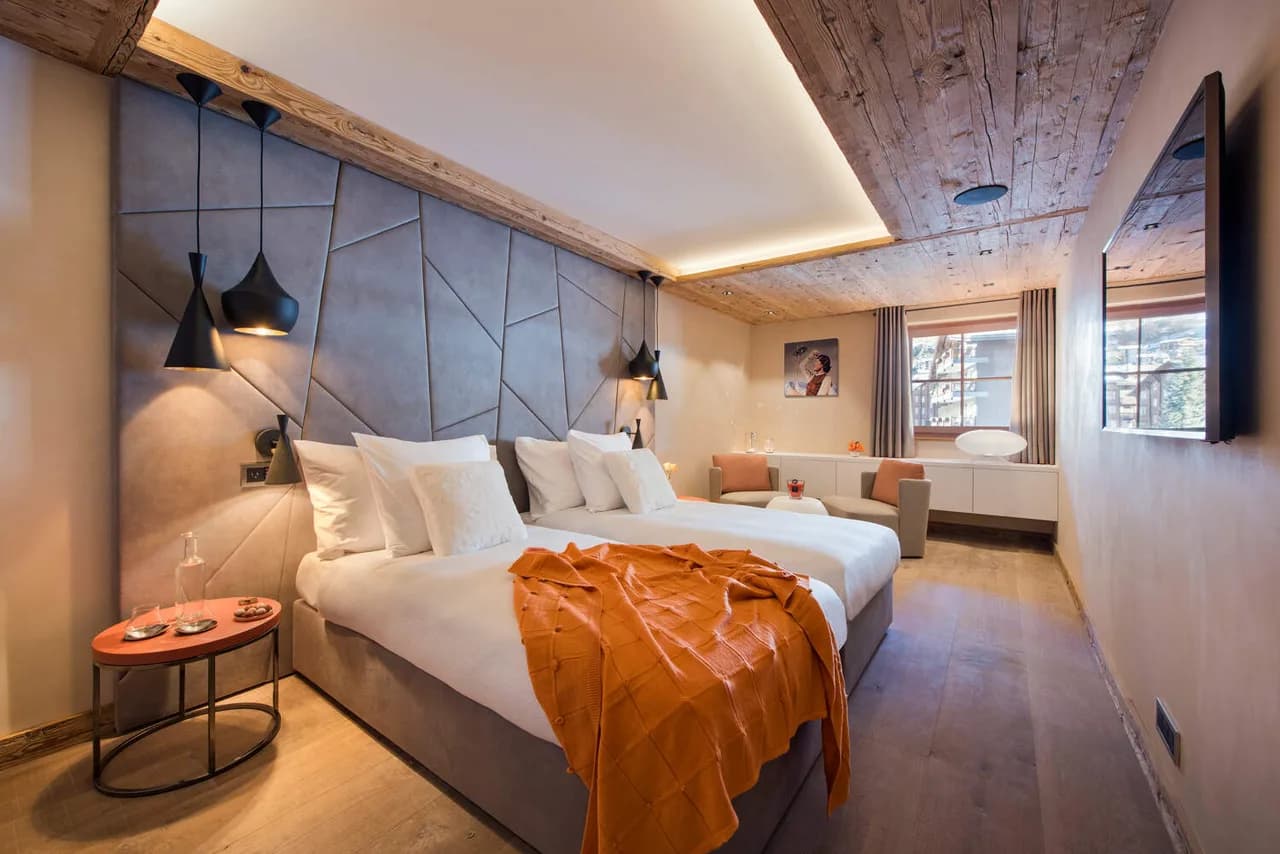 ENCHANTING AUTHENTIC CHALET WITH JACUZZI AND SAUNA photo 5