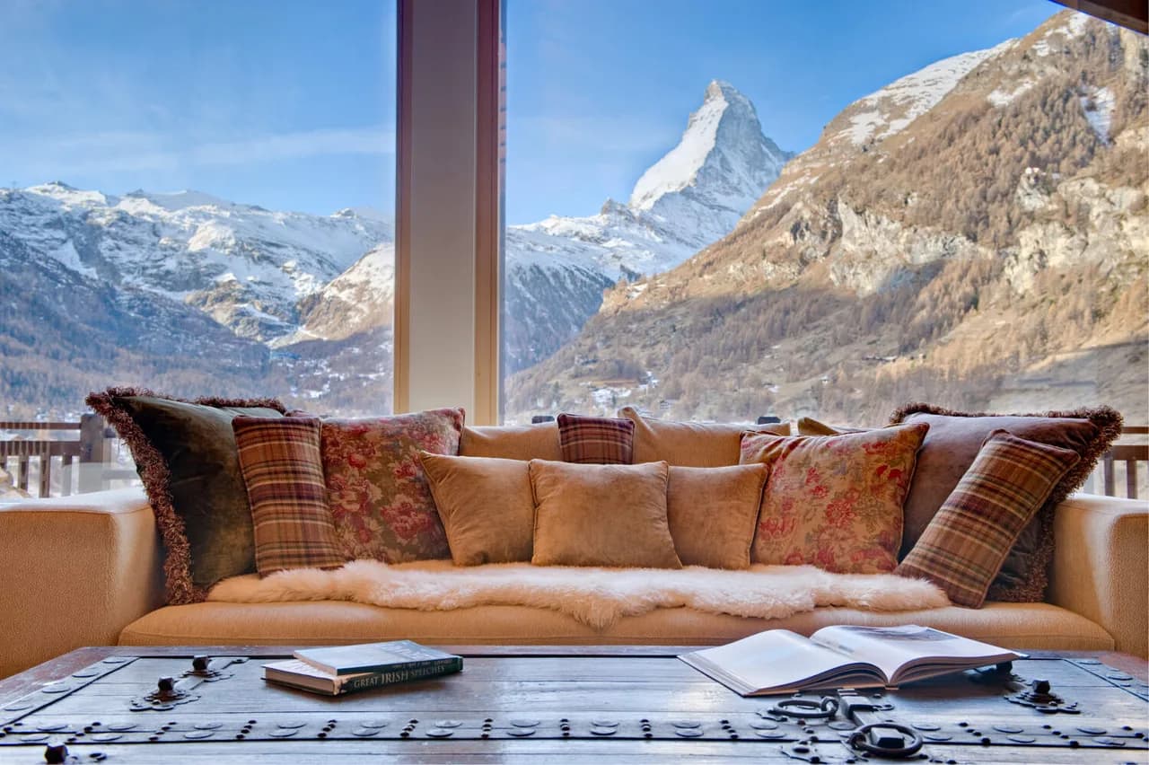 ELEGANT MOUNTAIN CHALET WITH SAUNA, JACUZZI AND STEAM ROOM photo 4