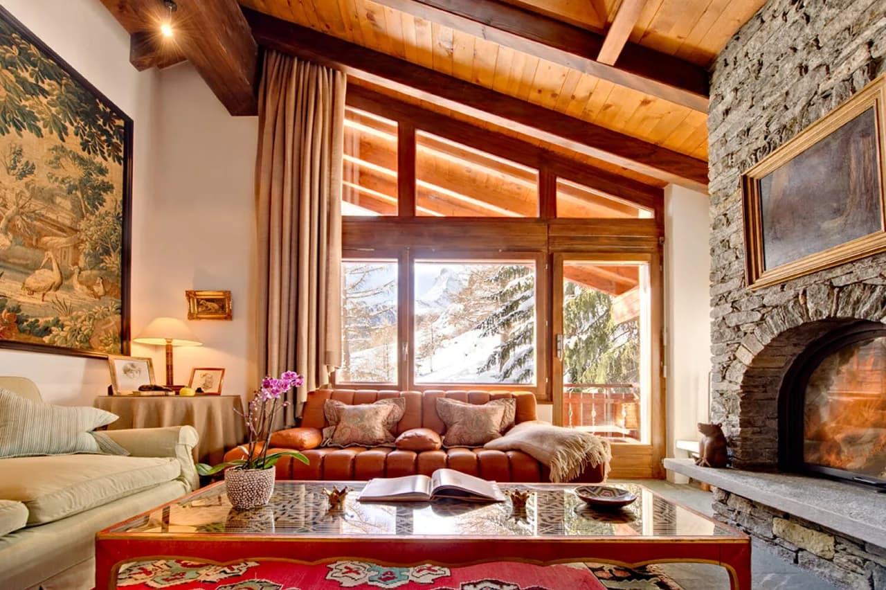 MAJESTIC CHALET WITH MASSAGE ROOM AND HOT TUB photo 2
