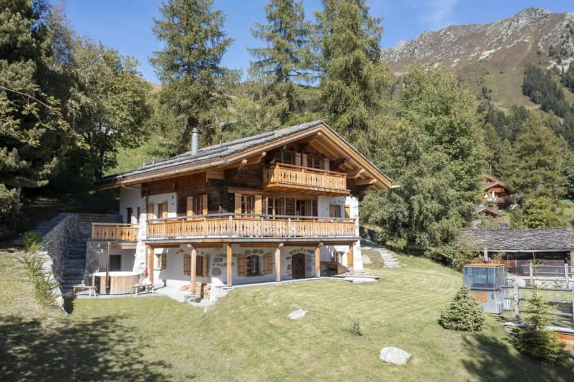 SERENE MOUNTAIN CHALET