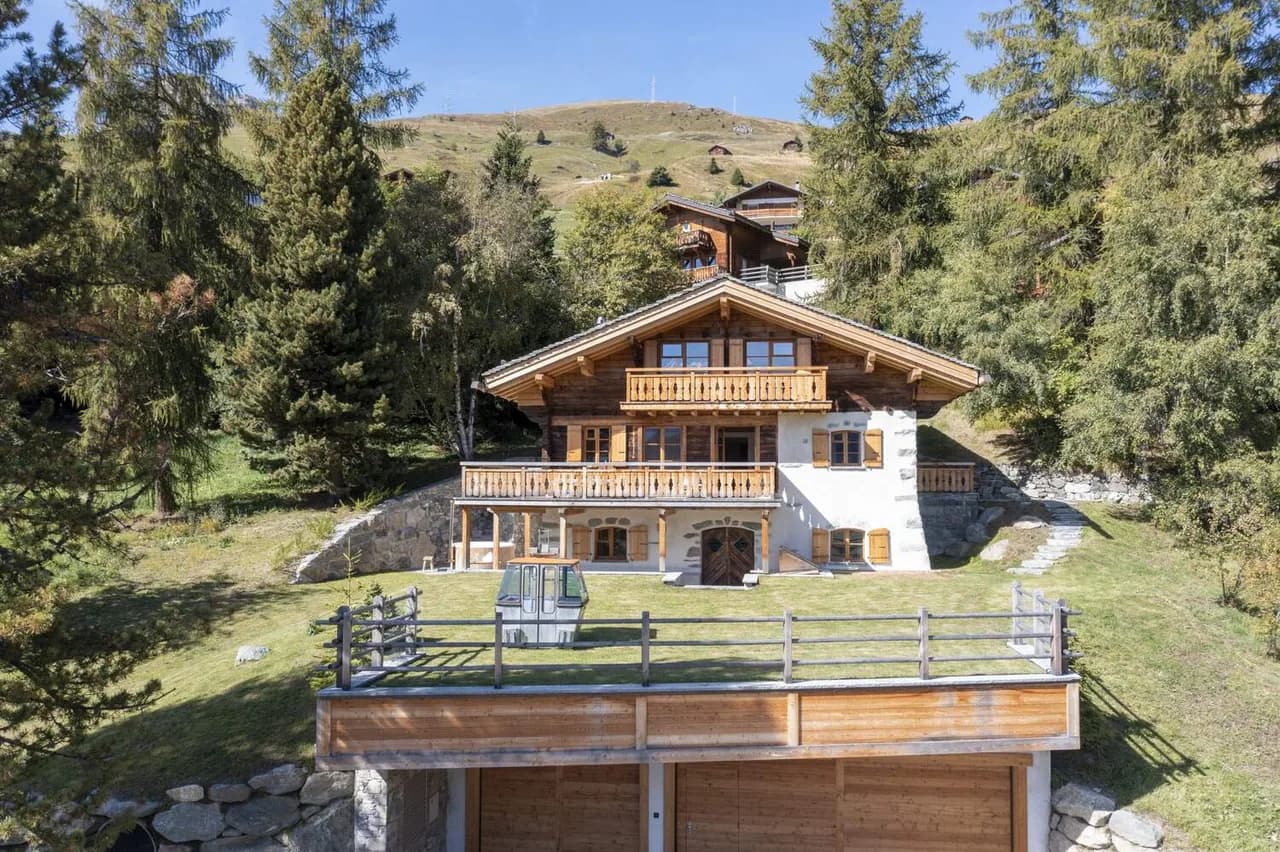 SERENE MOUNTAIN CHALET photo 2