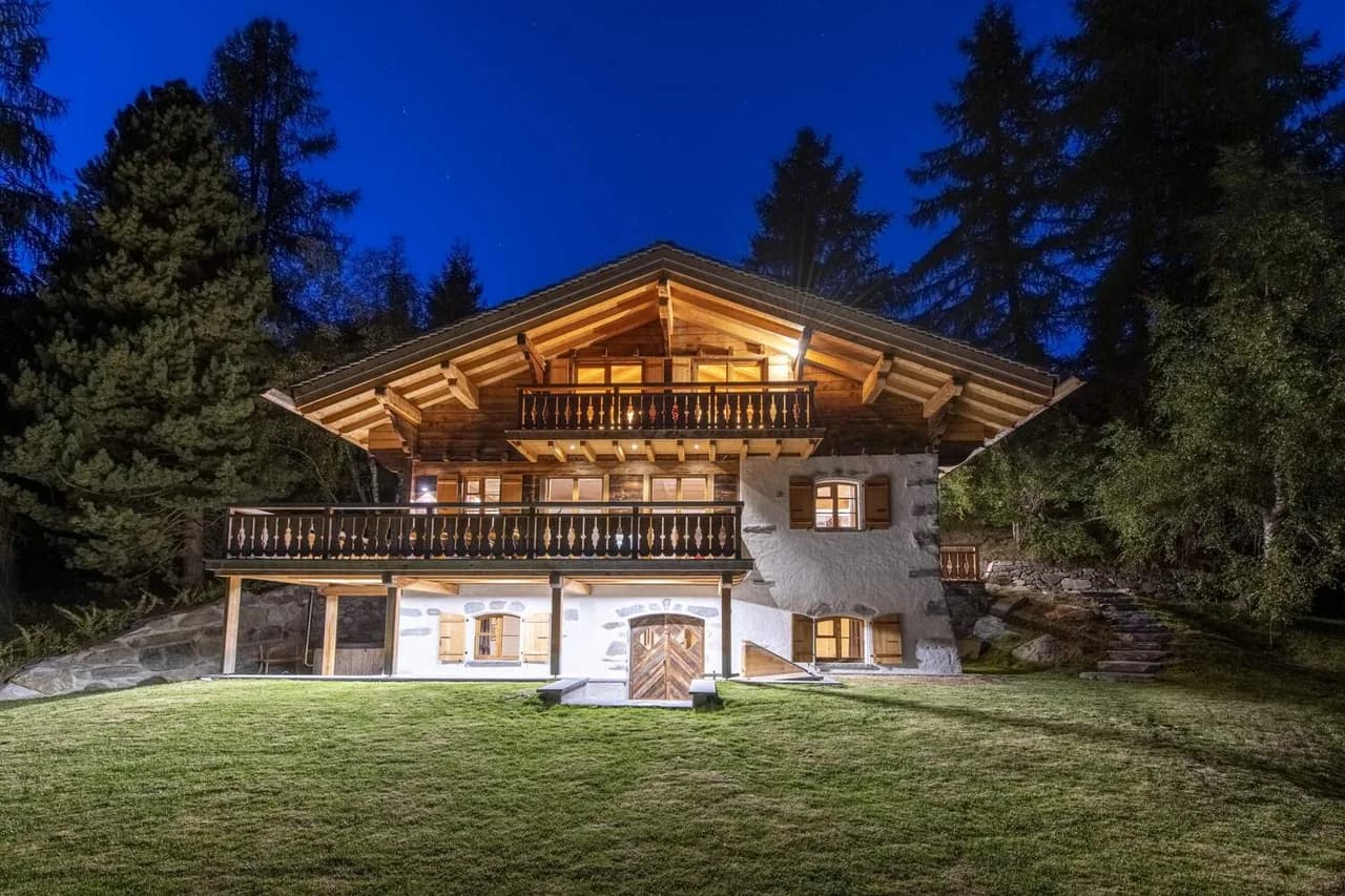 SERENE MOUNTAIN CHALET photo 3