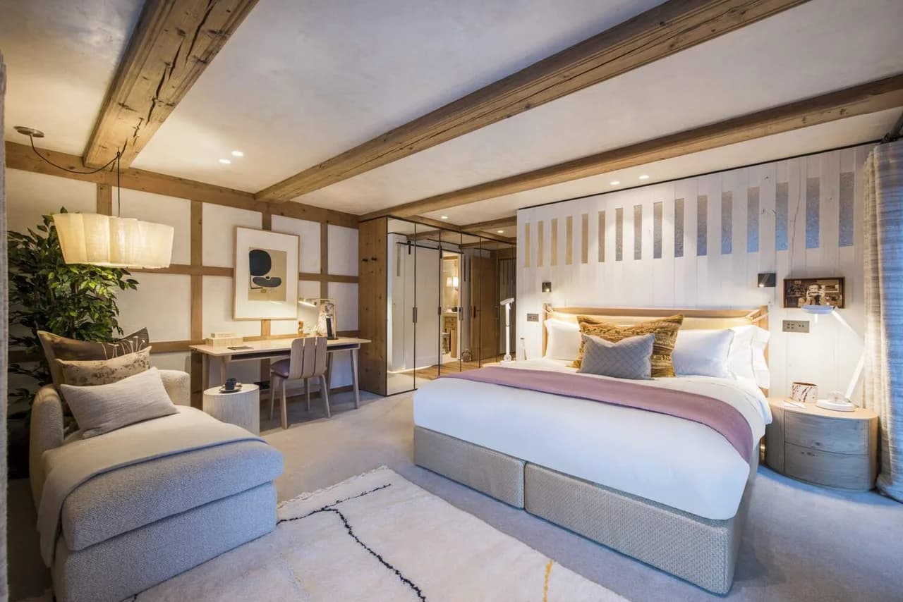 GRAND PRISTINE CHALET WITH JACUZZI AND STEAM ROOM photo 4