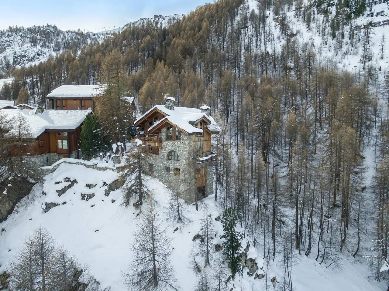 GRAND AUTHENTIC CHALET WITH POOL AND JACUZZI photo 2