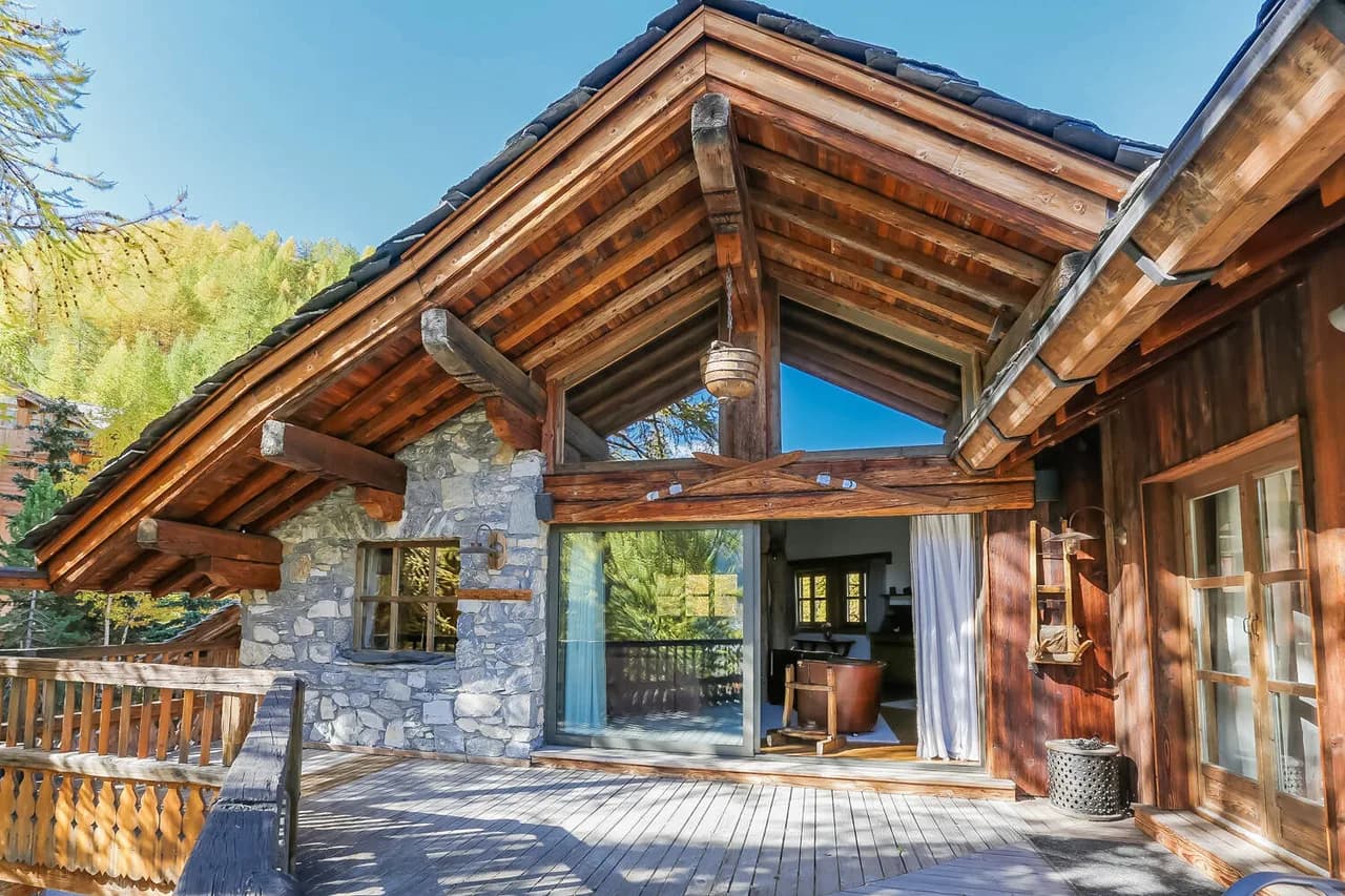 GRAND AUTHENTIC CHALET WITH POOL AND JACUZZI photo 4