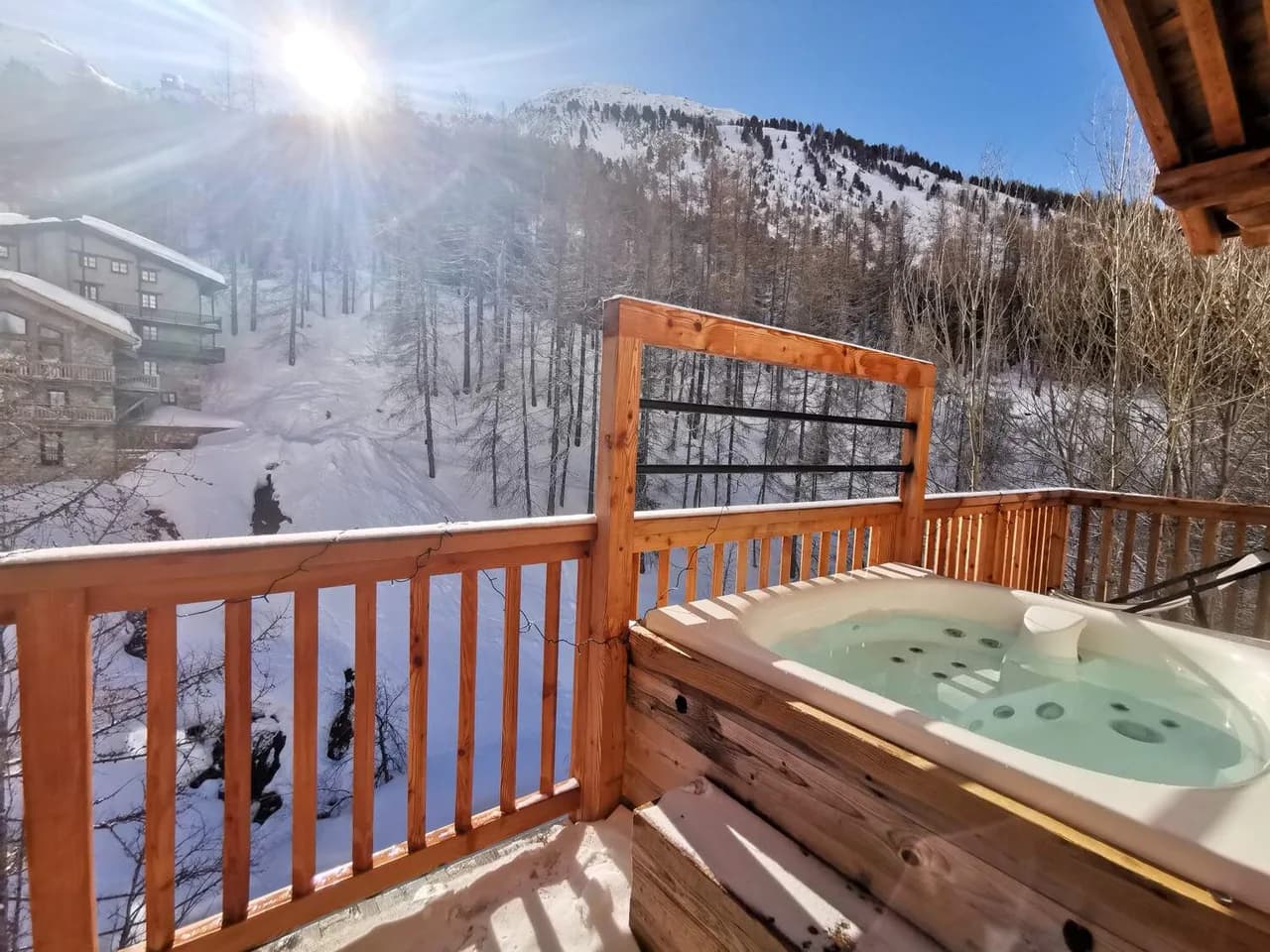 OPULENT COZY CHALET WITH JACUZZI AND HOME THEATER photo 2