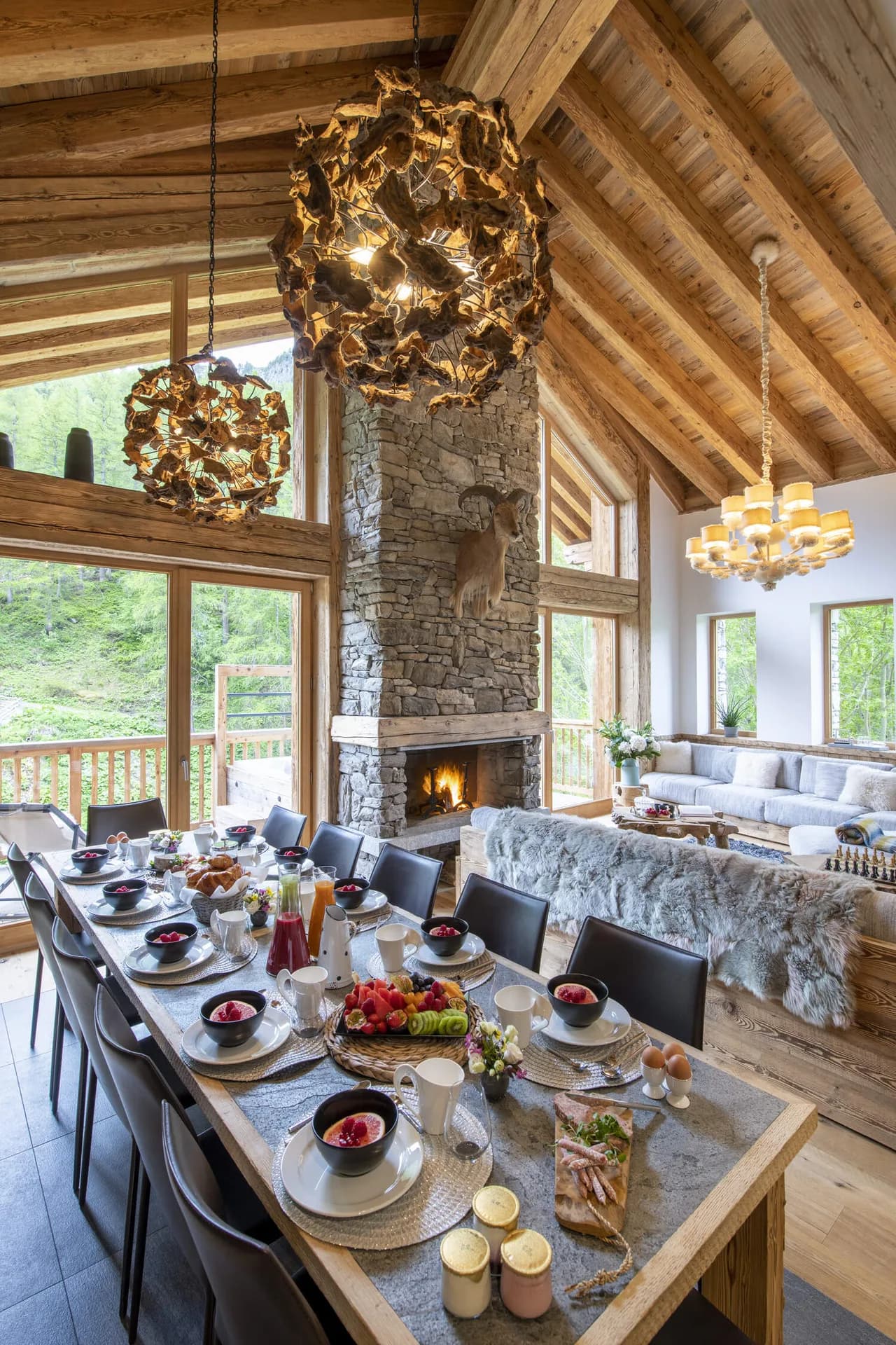 OPULENT COZY CHALET WITH JACUZZI AND HOME THEATER photo 4