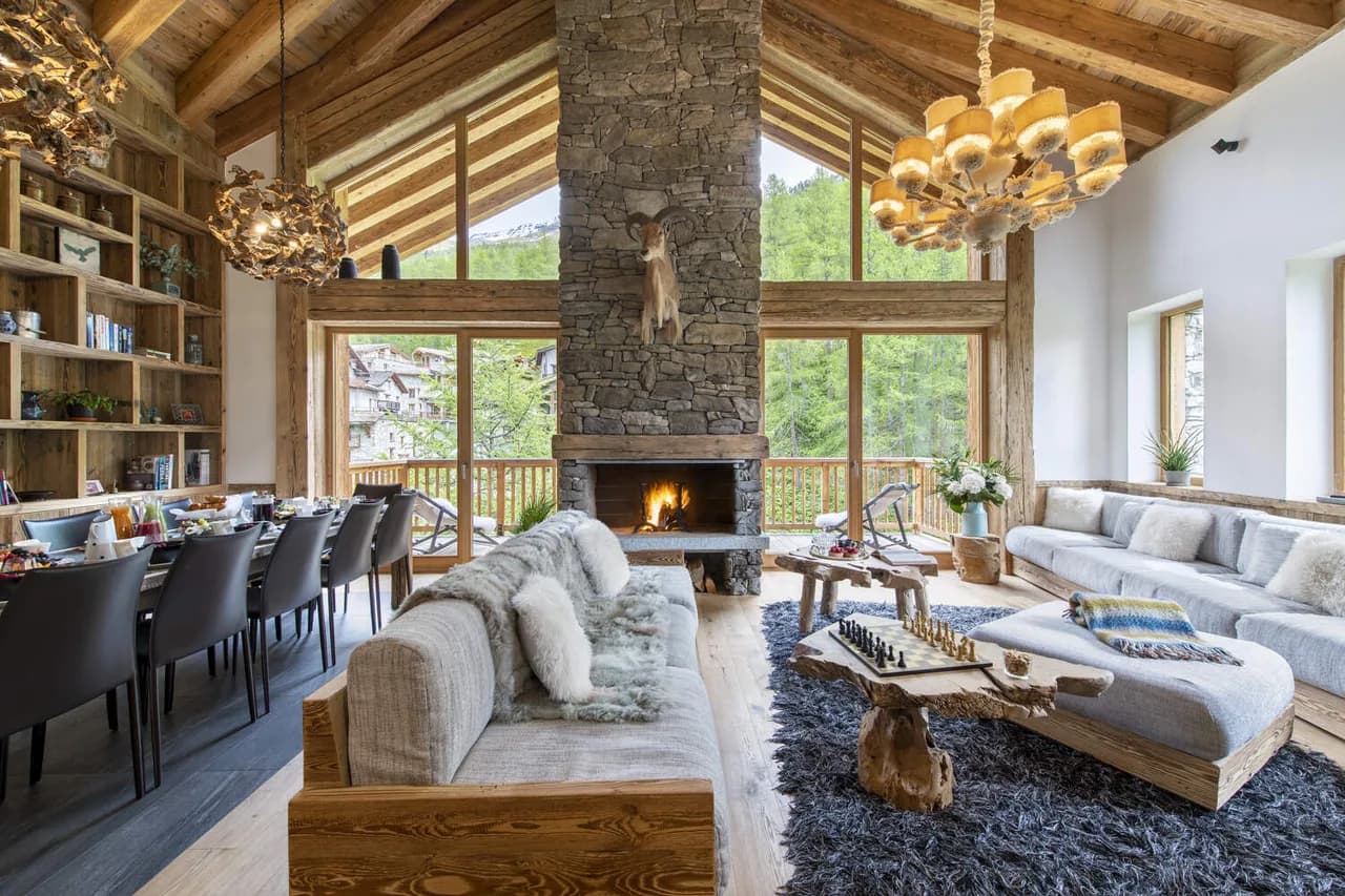 OPULENT COZY CHALET WITH JACUZZI AND HOME THEATER photo 5