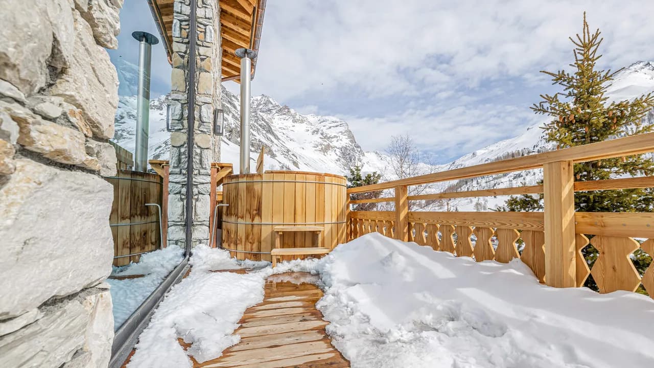 MAJESTIC LUXURY CHALET WITH INDOOR POOL AND SAUNA photo 2