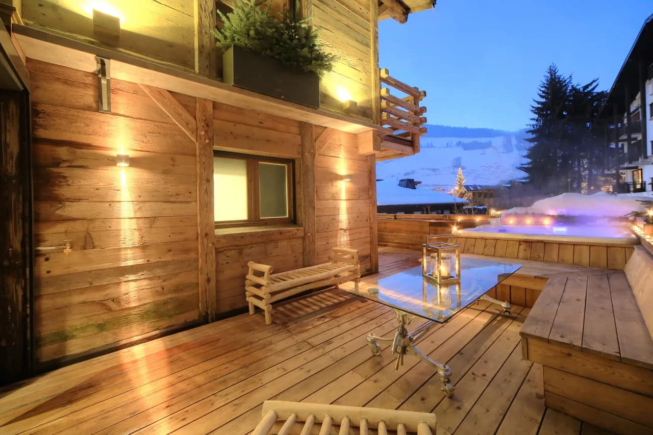EXCLUSIVE CHALET HEATED POOL AND STEAM ROOM photo 3