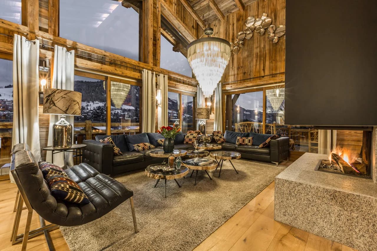GLAMUROUS CHALET WITH SAUNA, HEATED POOL AND MASSAGE ROOM photo 4