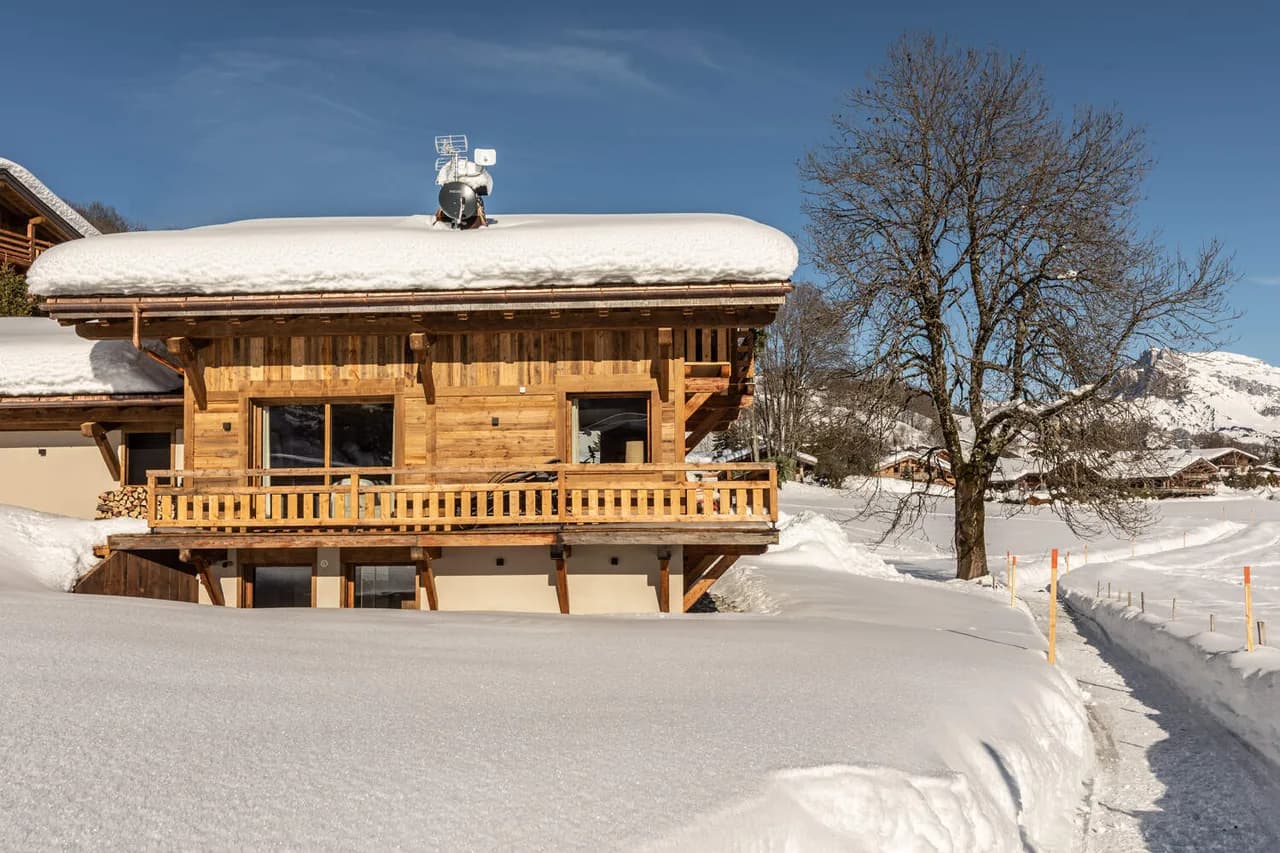 PANORAMIC MOUNTAIN CHALET WITH STEAM ROOM photo 2