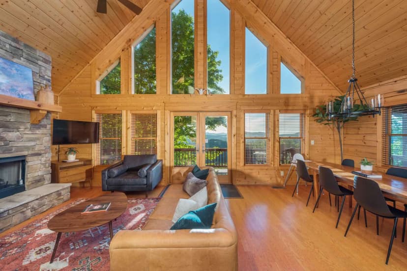 The Skybox - Voted #1 Cabin in Asheville