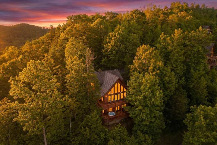 Scenic Mountain View Cabin in Weaverville photo 3