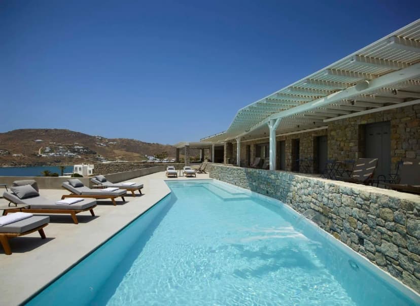 Luxurious And Stylish Experience On A Seafront Location