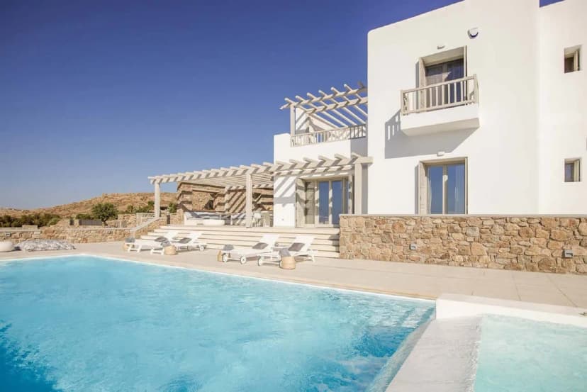 Exclusive Luxury Living Near Kalafatis Beach