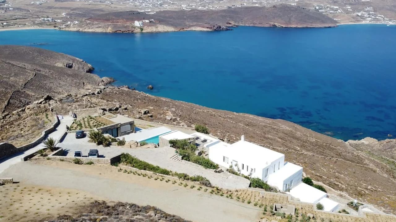 ULTIMATE MYKONOS VILLA WITH GLORIOUS SEA VISTAS photo 4