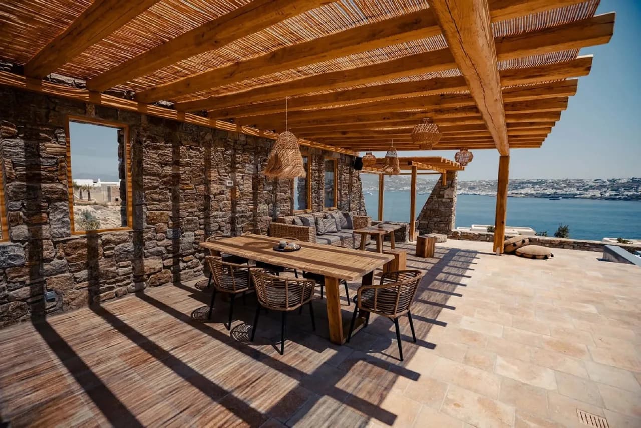 Seaside Villa With Modern Comforts photo 3