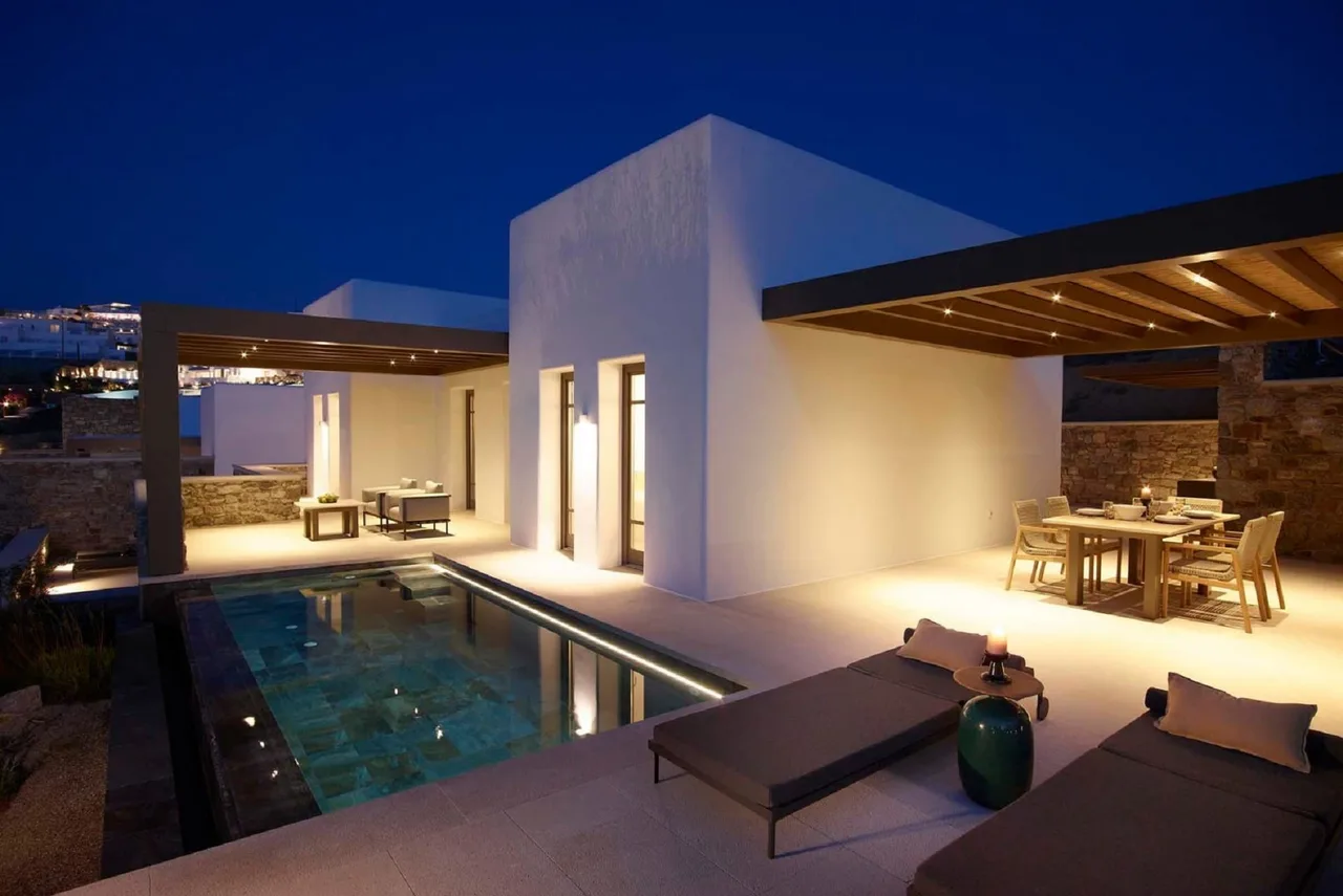 Luxury Living Steps From Beach photo 3
