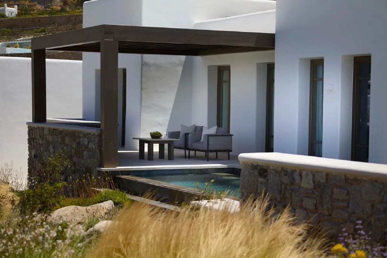 Luxury Living Steps From Beach photo 5