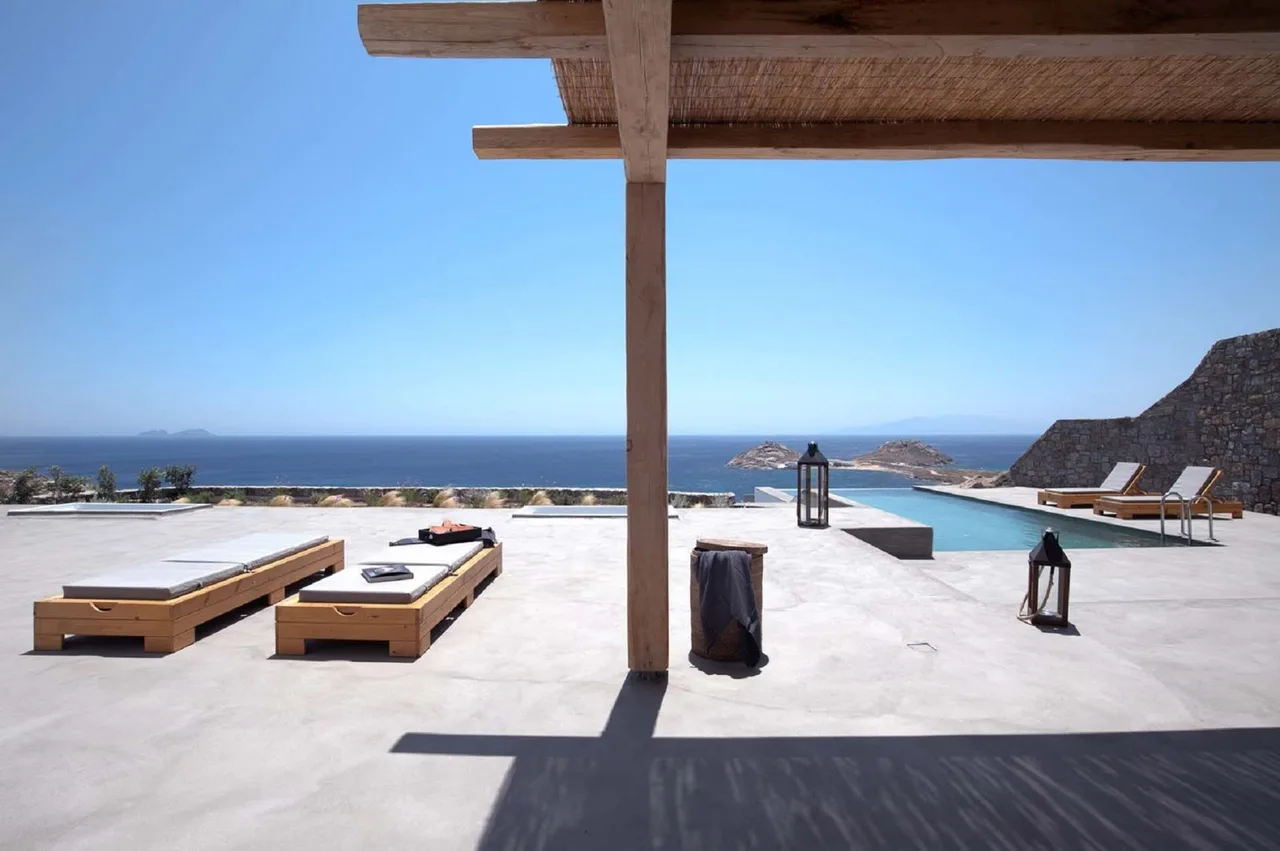 Stylish Modern Design Villa In Mykonos With Dramatic Landscape photo 2