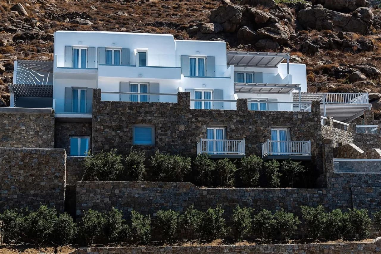 3-level Mykonos Villa With Breathtaking View For Pure Indulgence