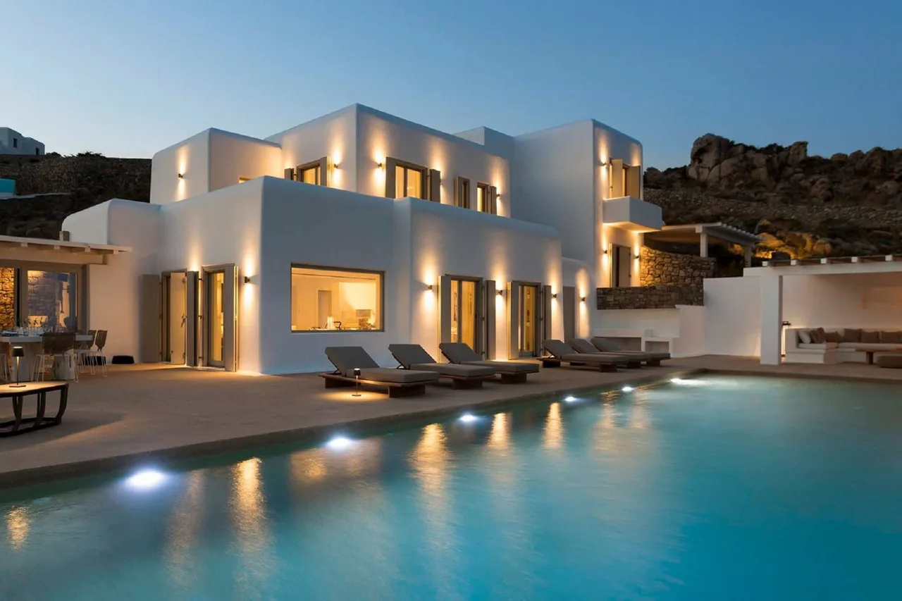 PROPERTY NESTLED ON A HILL WITH A PANORAMIC VIEW OF THE AEGEAN SEA