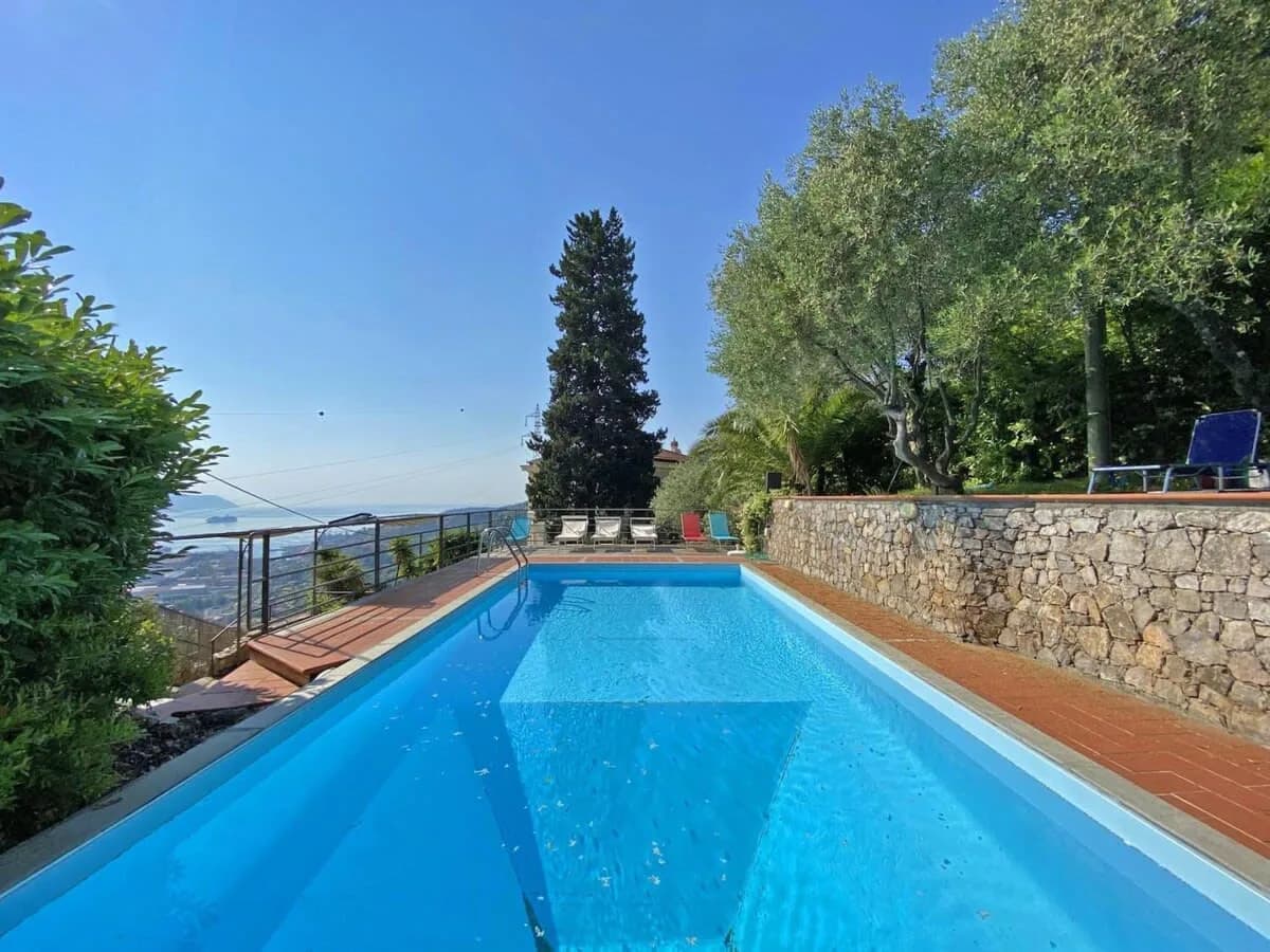 Villa with excellent location and wonderful views photo 2