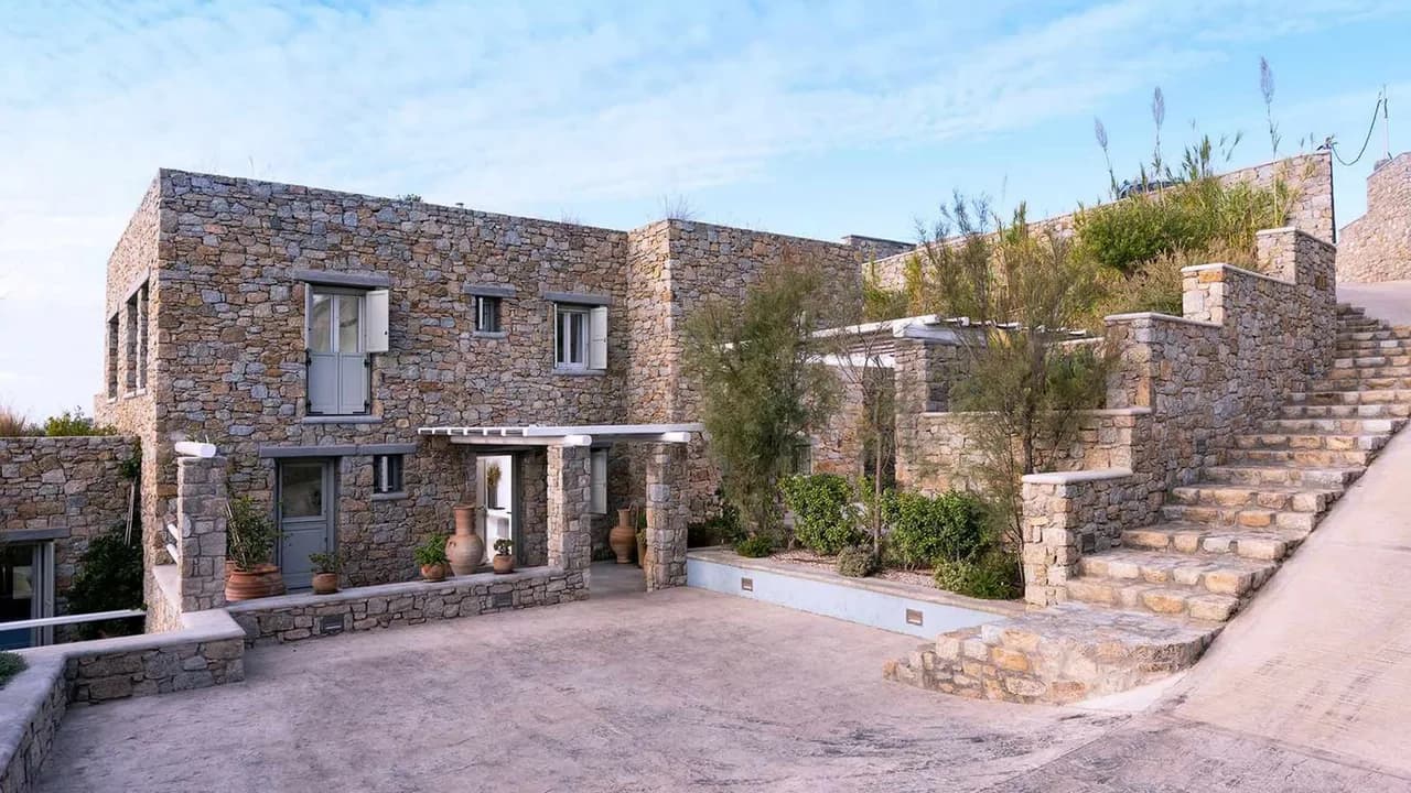 Unforgettable Greek Island Vacation Home With Sophisticated Interiors photo 4