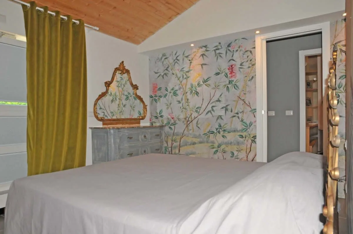 Modern villa with lush surroundings photo 5