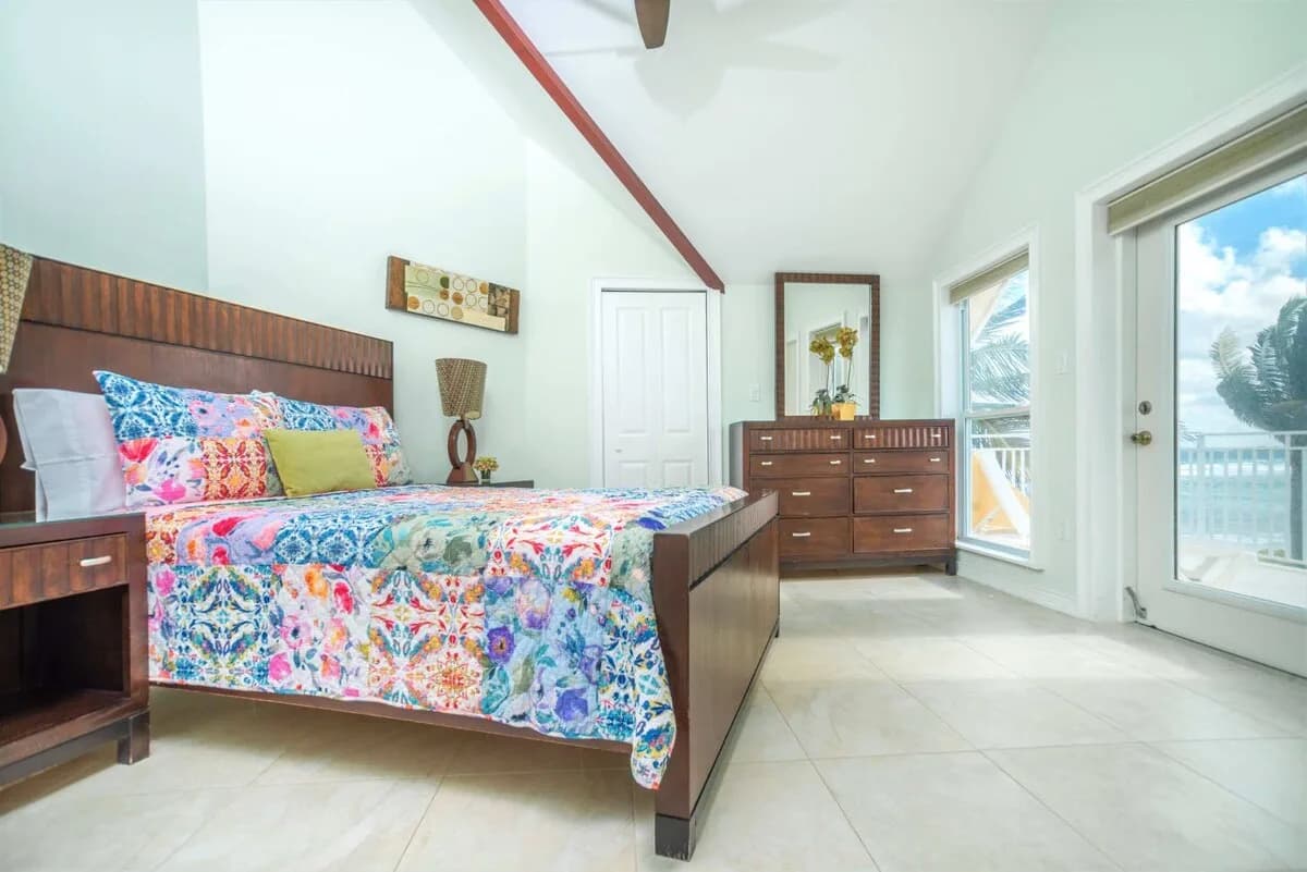 Ocean View Three Bedroom Retreat in Cayman photo 4
