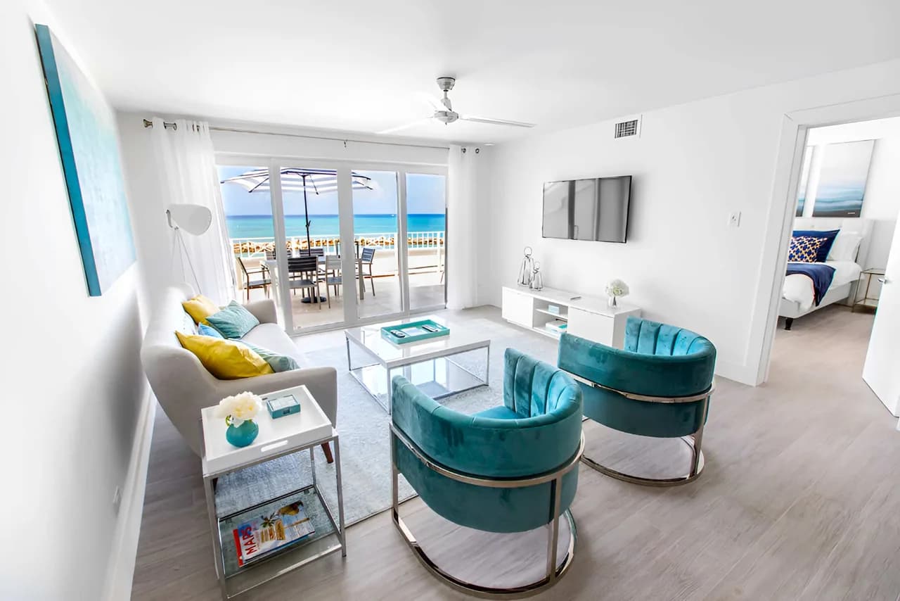 Ocean View Beachfront Villa in Cayman photo 2