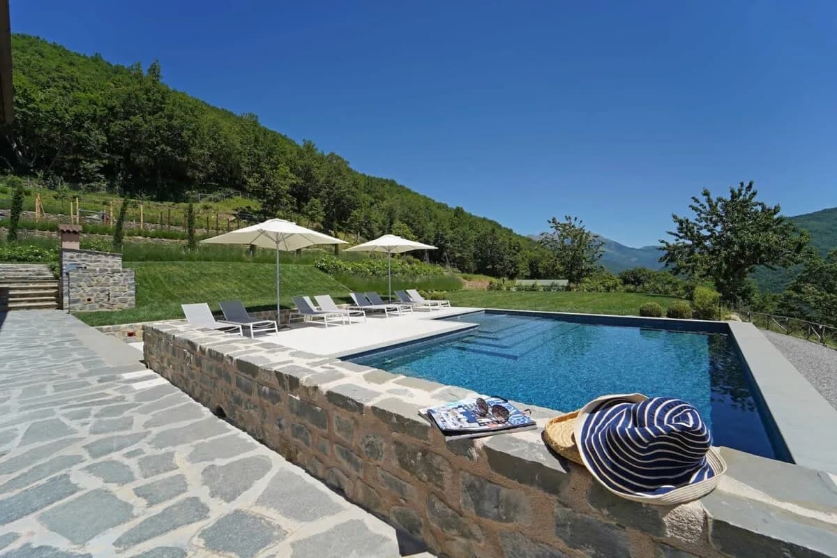 Charming Restored Farmhouse With Ample Spaces To Relax