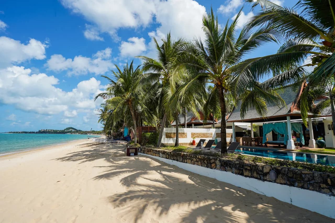 GARDEN OASIS BEACHFRONT VILLA